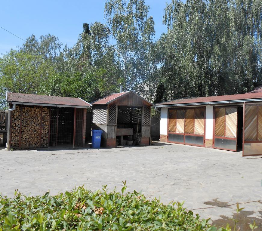 Guest House Marketti 维诺吉拉季夫 外观 照片